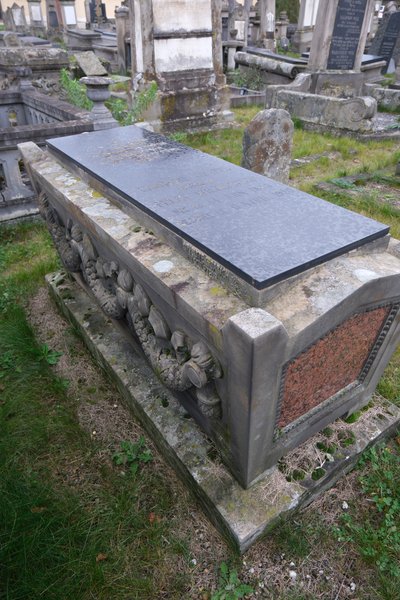 מצבת Wildenstein Eléonore
