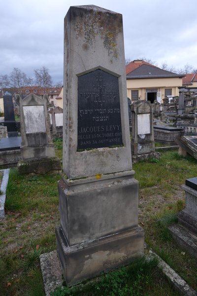 Stèle de Lévy Jacques