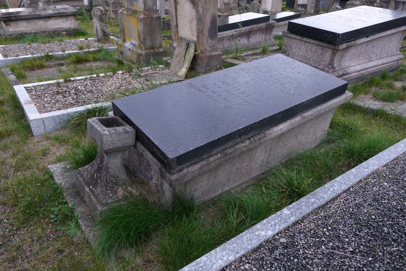 Lápide de Lévy Adèle
