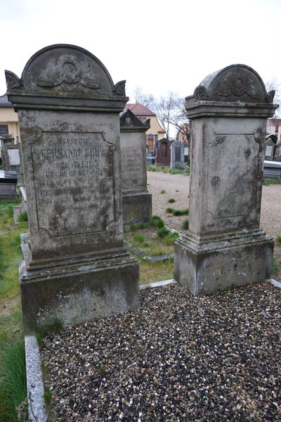 Grafsteen van Louy Fernande