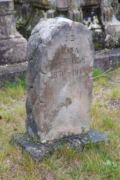 Stèle de Bodenheimer Anna