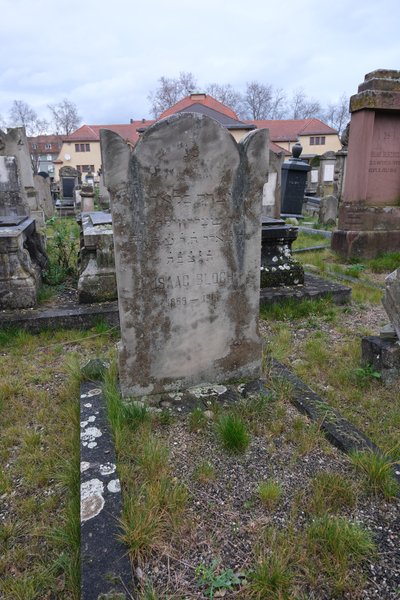 מַצֵּבה פון Bloch Isaac