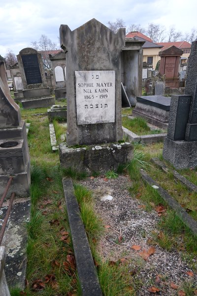 Stèle de Mayer Sophie