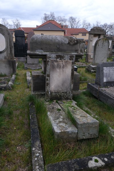 شاهدة قبر Weil Auguste