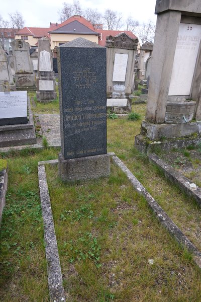 Lápide de Waltermann Jettchen