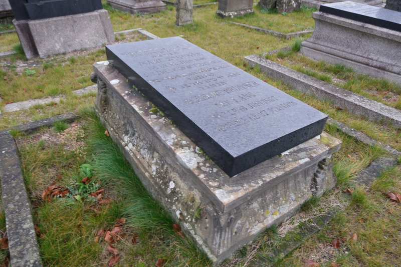Stèle de Brunner Blanche