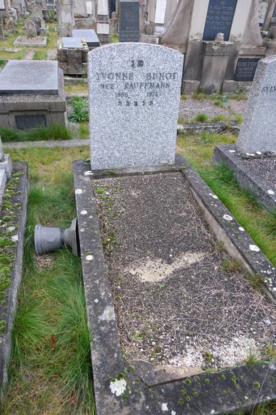 Stèle de Buhot Yvonne