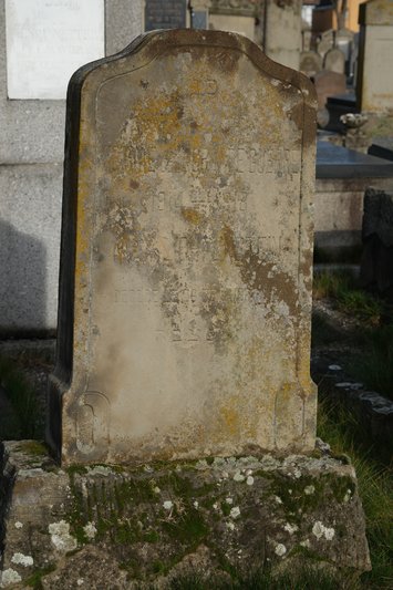 Lor Moritz fejfája