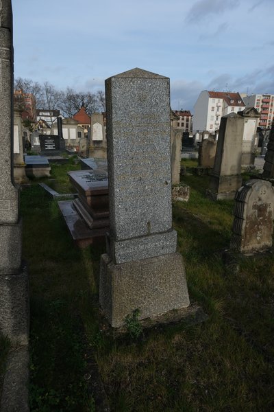 Lápide de Weil Hortense