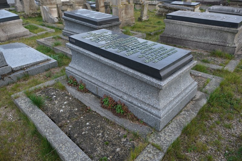 Stèle de Théodore Jules