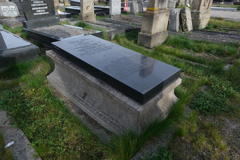 Stèle de Lévy Théodore