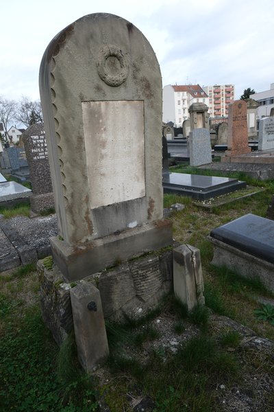 Grabstein von Kahn Mina