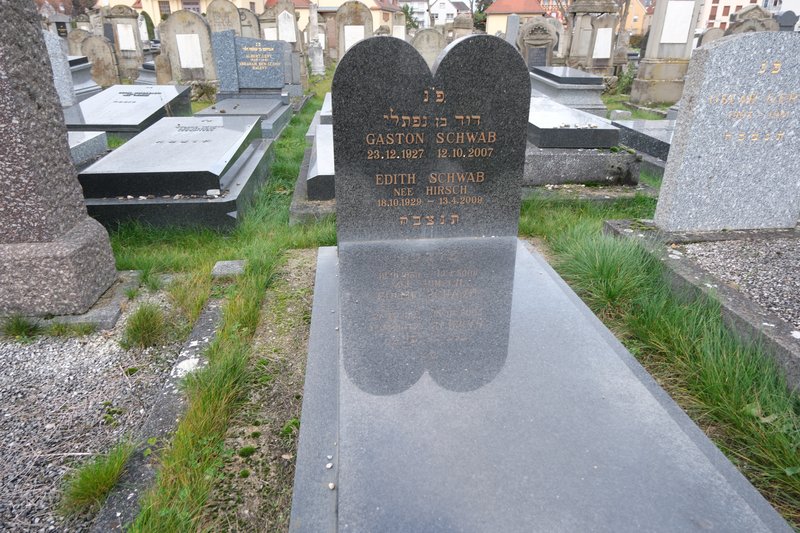 Lápide de Schwab Gaston