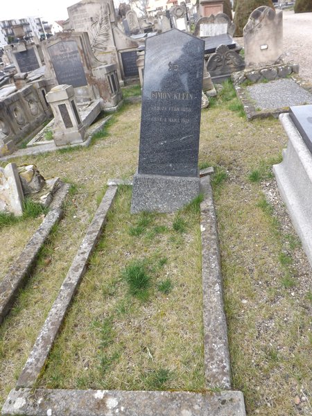 Grafsteen van Klein Simon