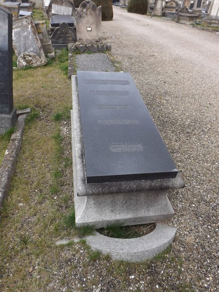 Grafsteen van Lange Rosalie