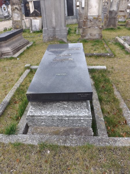 Lápide de Cahn Gustave Auguste