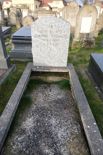 Grabstein von Strauss Jeanne