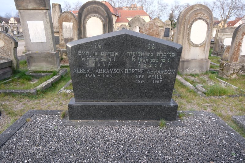 מַצֵּבה פון Abramson Berthe