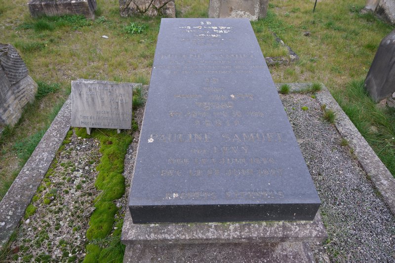 מַצֵּבה פון Samuel Pauline