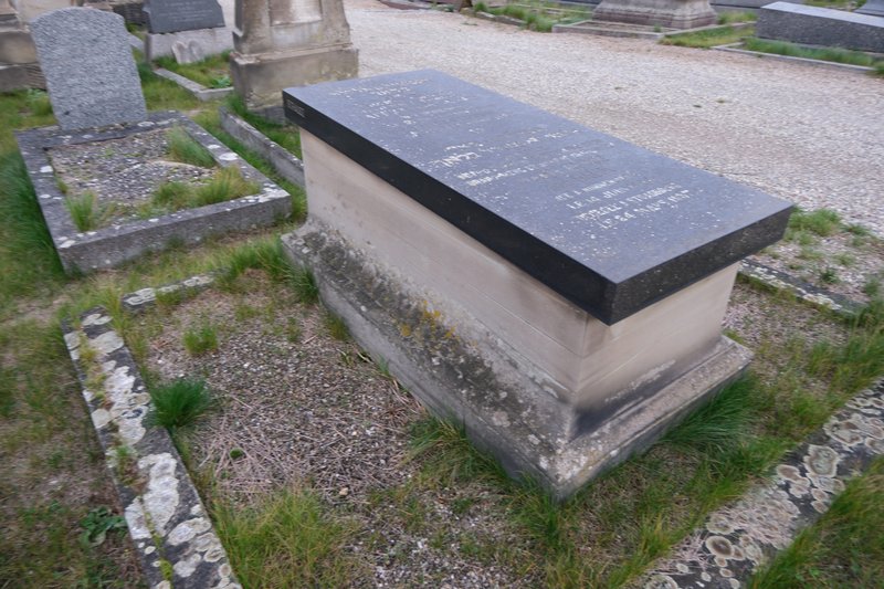 Grafsteen van Bloch Marie