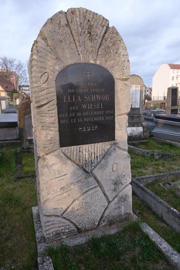 Stèle de Schwob Ella