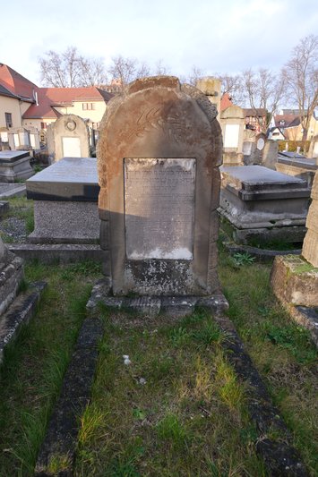 מצבת Muhlstein Ida