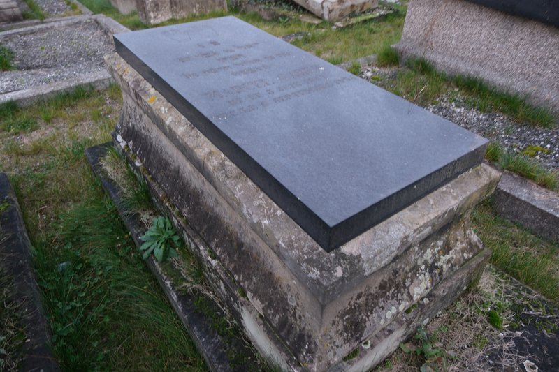 Stèle de Cahen Marcel