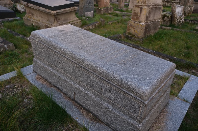 Stèle de Bloch Gérard