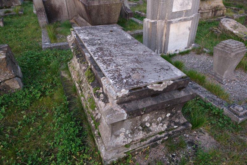 Stèle de Bloch Bernard