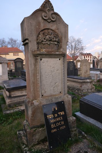 Lápide de Bloch Maurice