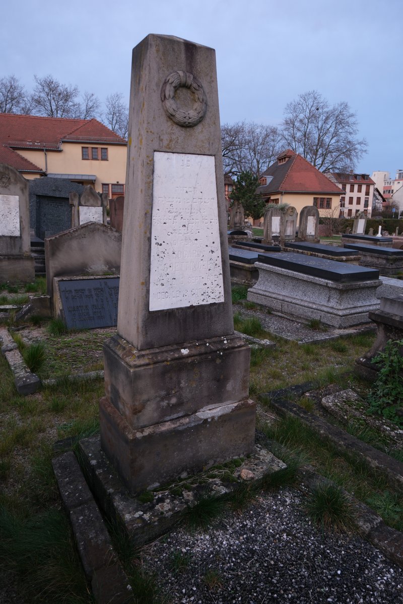 Grafsteen van Goettinger Edgard