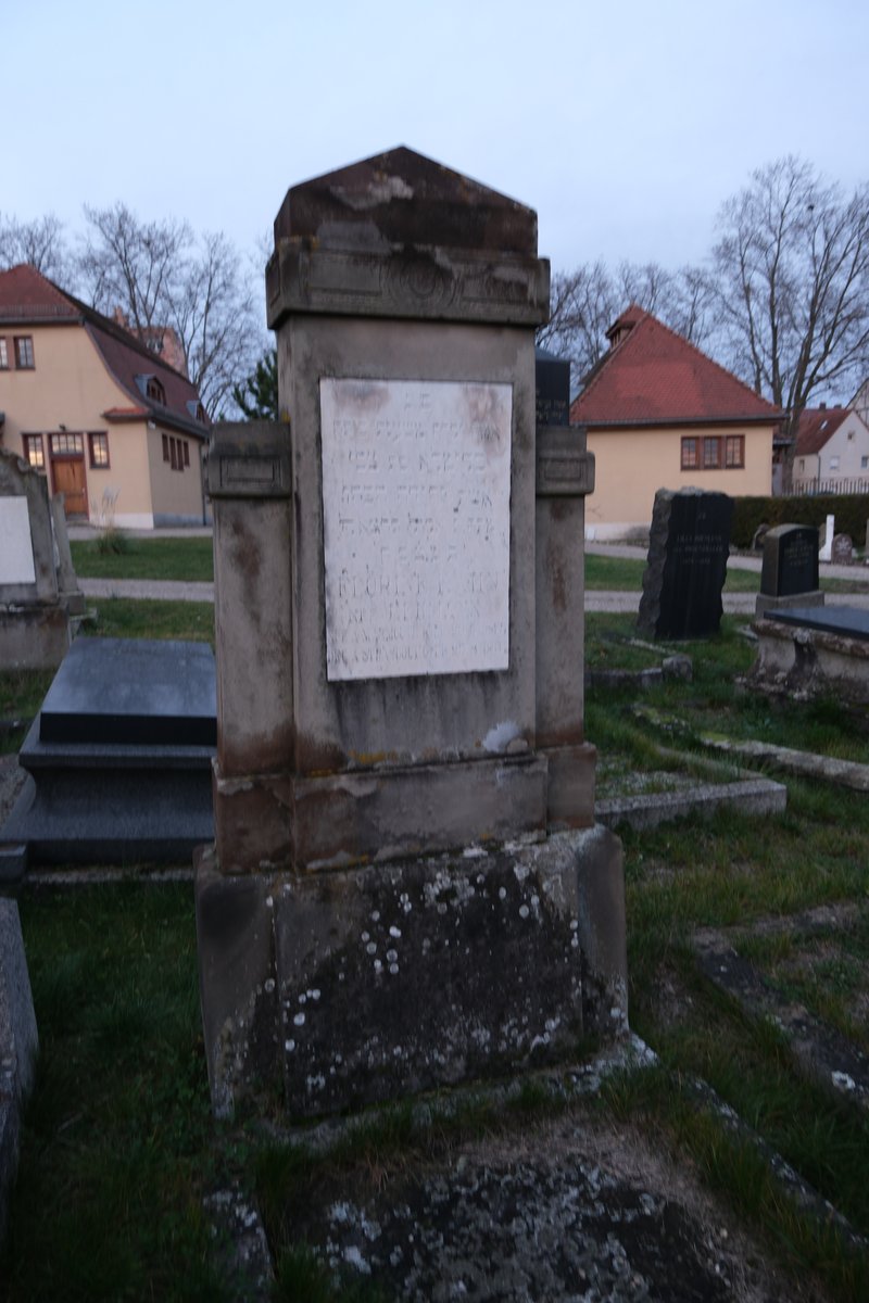 Kahn Florine fejfája
