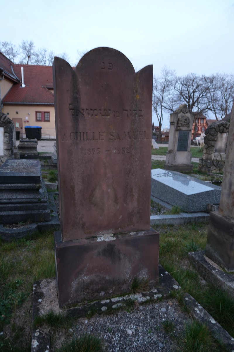 Samuel Achille का स्मारक