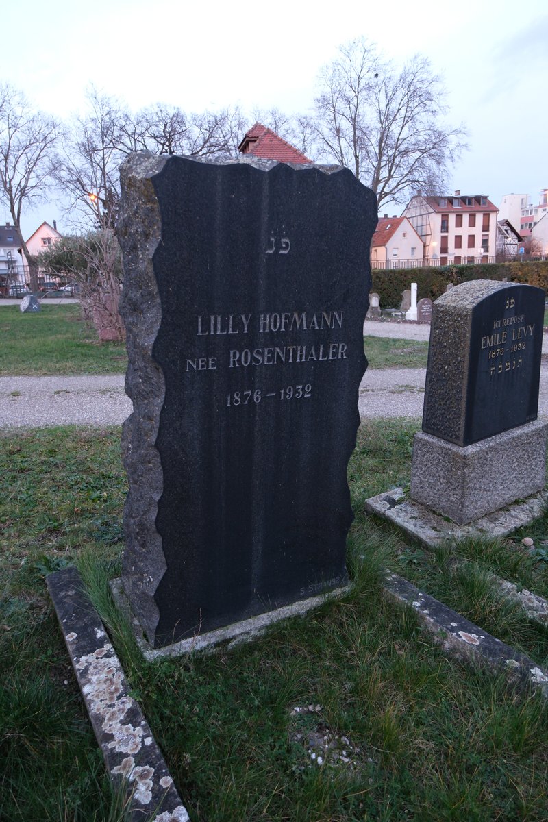 Hofmann Lilly fejfája