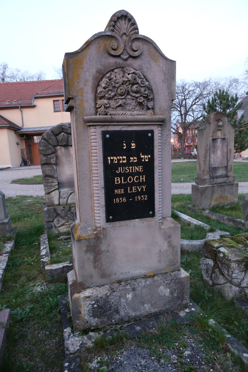 Lápide de Bloch Justine