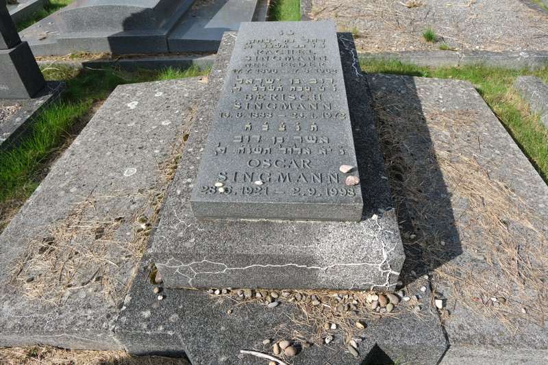 Grafsteen van Singmann Rachel