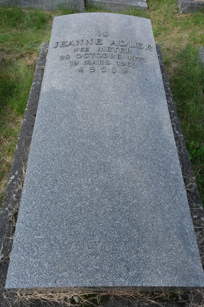 Stèle de Adler Jeanne