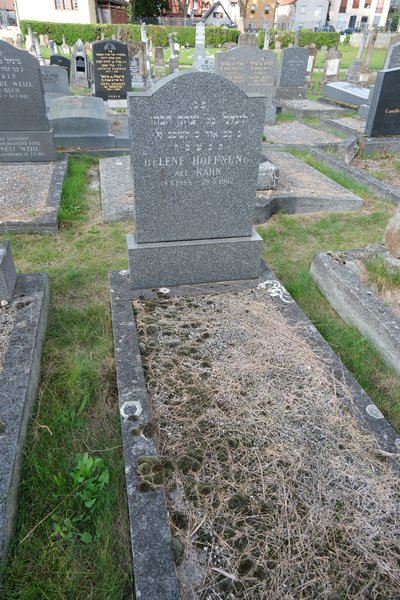 Tombstone of Hoffnung Hélène
