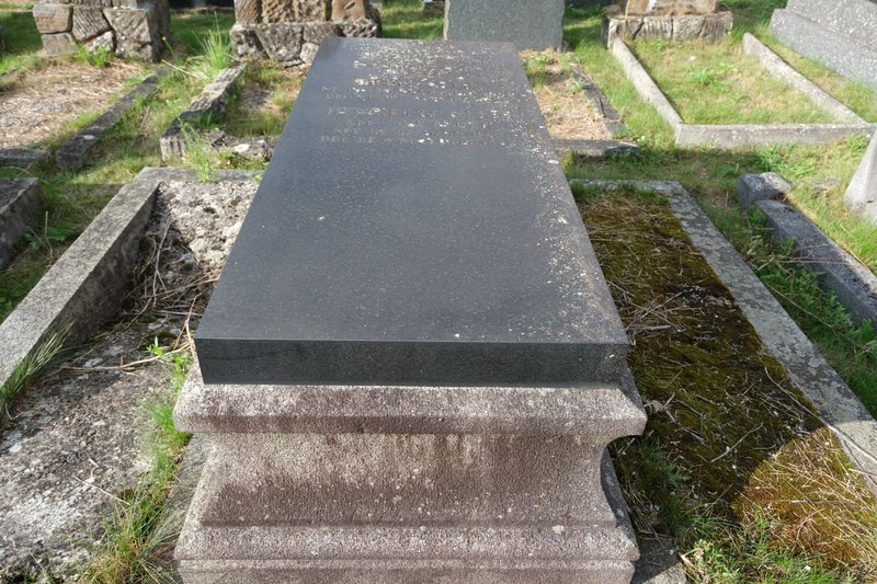 Grafsteen van Klein Henriette