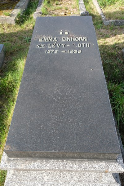 מַצֵּבה פון Einhorn Emma