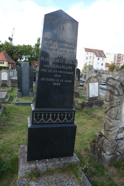מַצֵּבה פון Bloch Marguerite
