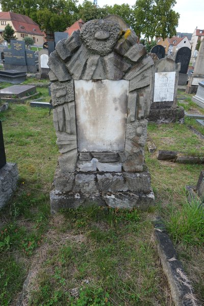Tombstone of Weill Pauline