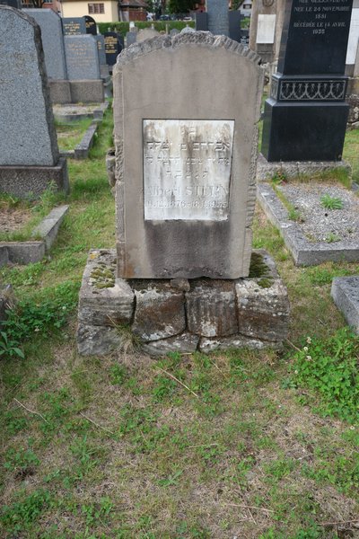Tombstone of Stern Albert