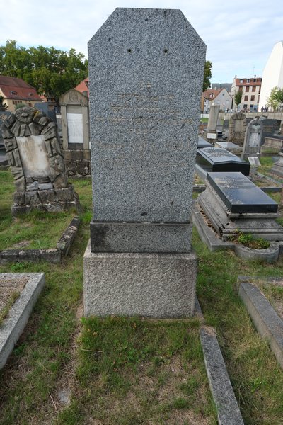 Tombstone of Weill Eva