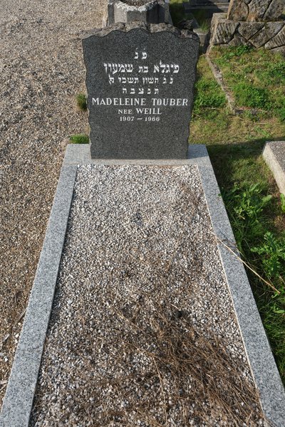 Grafsteen van Touber Madeleine