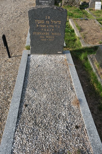 Stèle de Weil Fernande