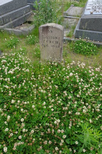 Stèle de Bloch Gaston