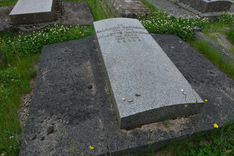 Lápide de Bacherig Salomon