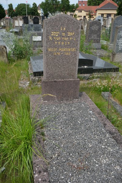 Lápide de Makowski Wolf