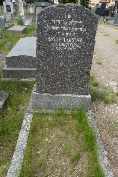 Надгробие Lorentz Rose